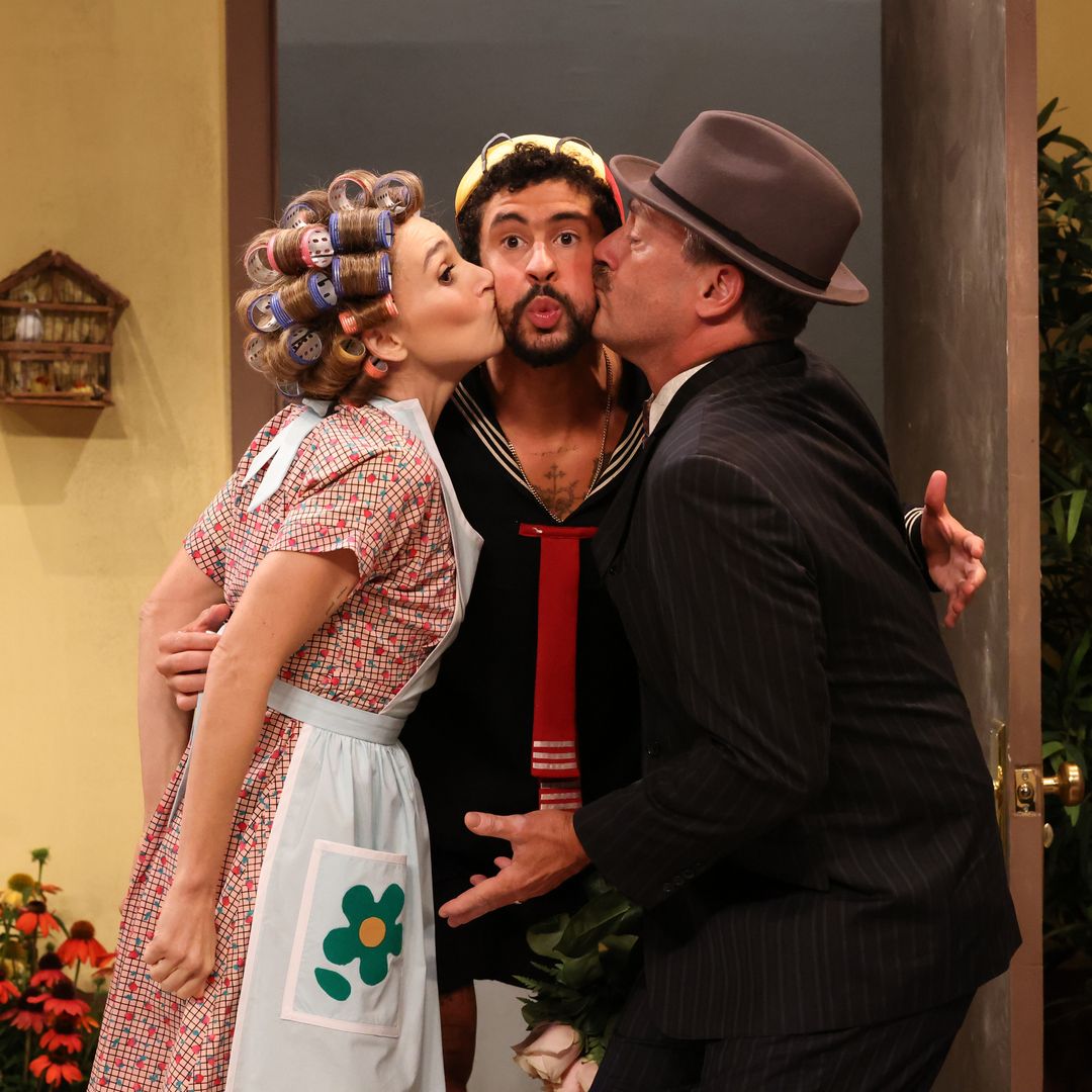 Bad Bunny sorprende al llevar el 'Chavo del 8' a Saturday Night Live