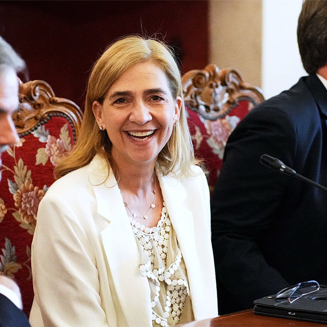 La gran sonrisa de la infanta Cristina en una cita en el Palacio de la Magdalena
