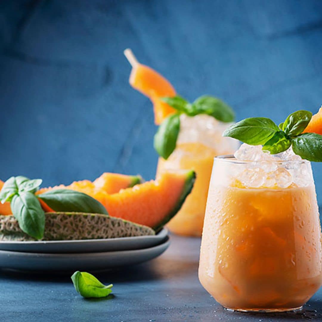 Batido de melón con almíbar y albahaca