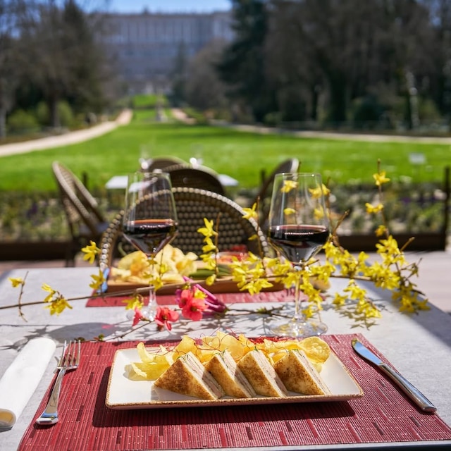 La terraza del campo del moro en Madrid