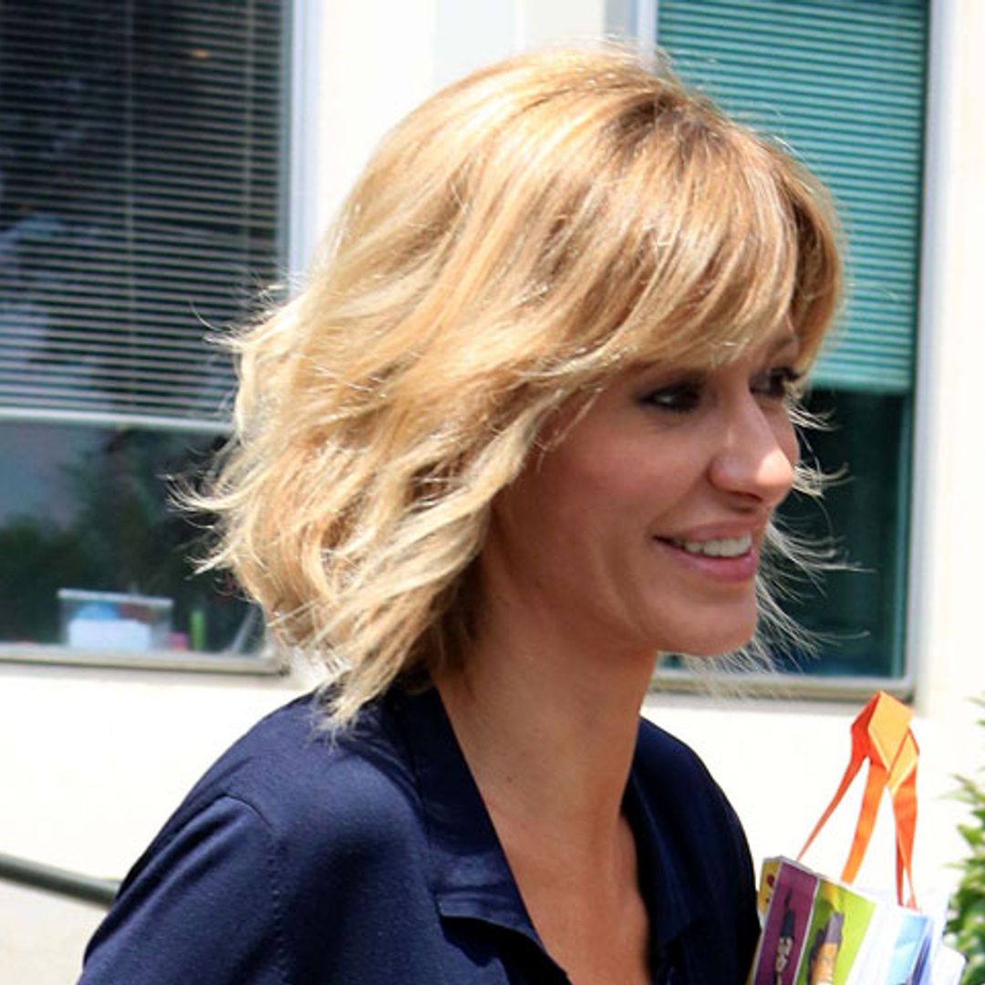 La sonrisa de Susanna Griso al recibir la visita de su hija a la salida del trabajo