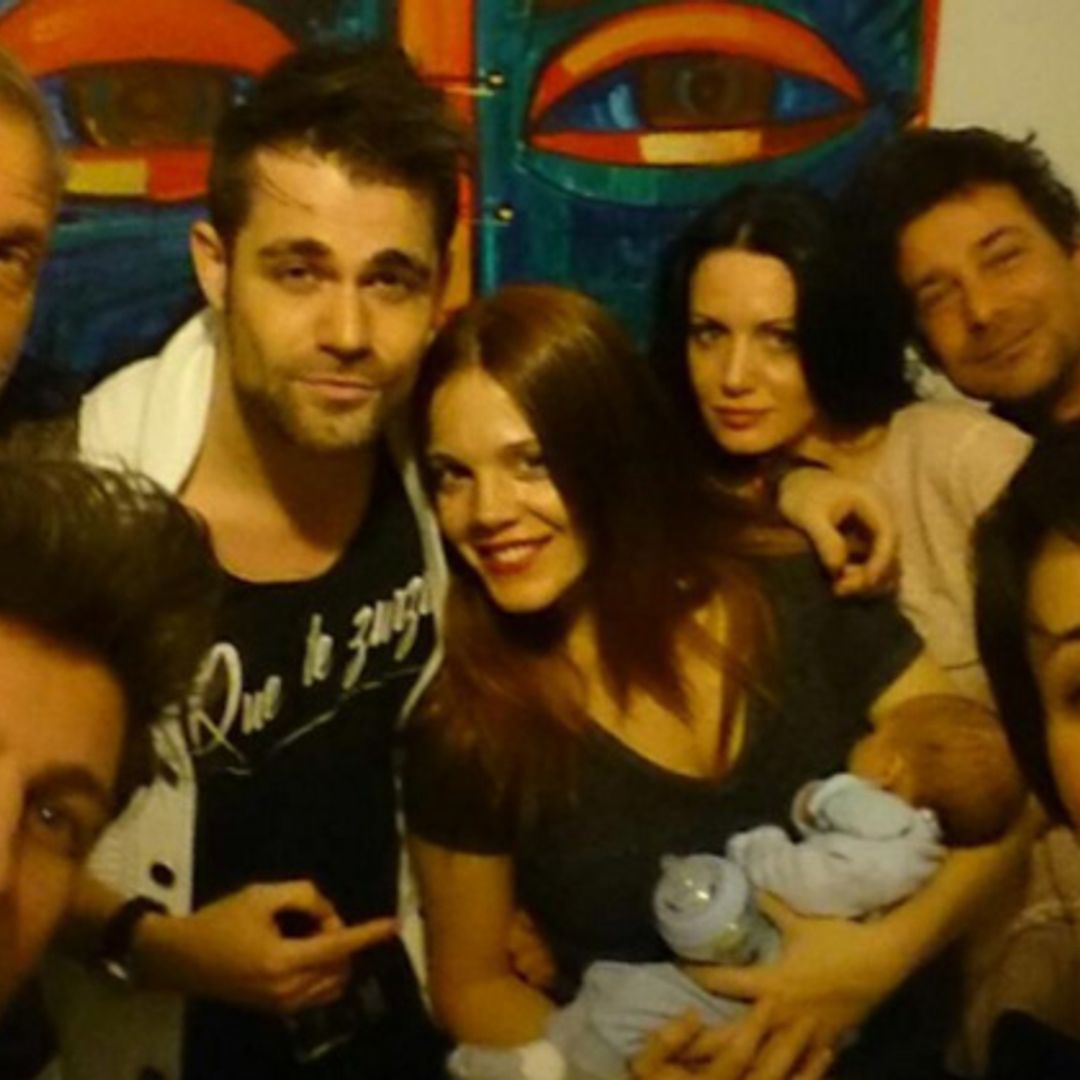 Los actores de 'Hospital Central' se reencuentran para conocer al bebé de Bárbara Muñoz