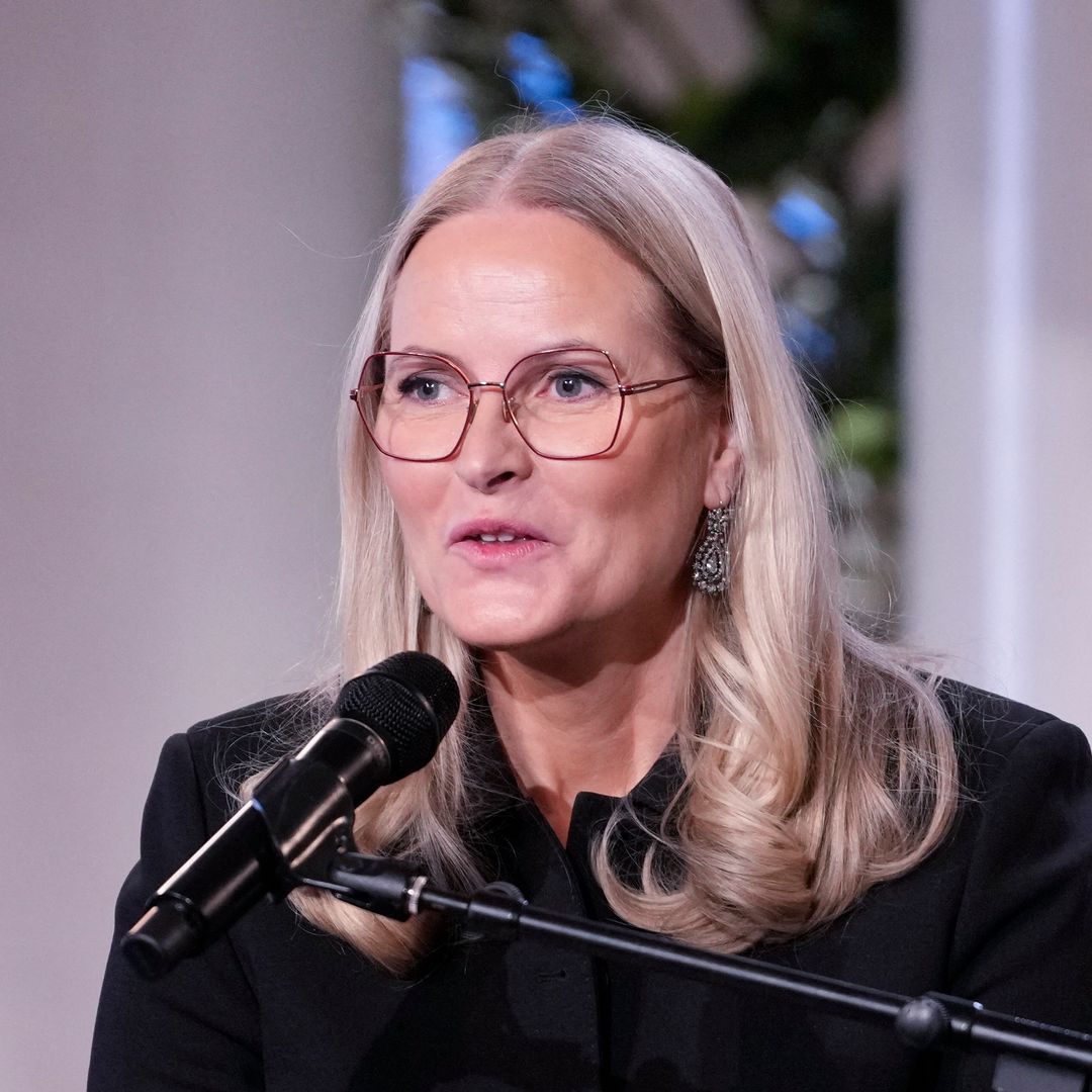 La reaparición de Mette-Marit en tres claves: un gesto revelador, una pasión y unas palabras que ahora cobran más sentido