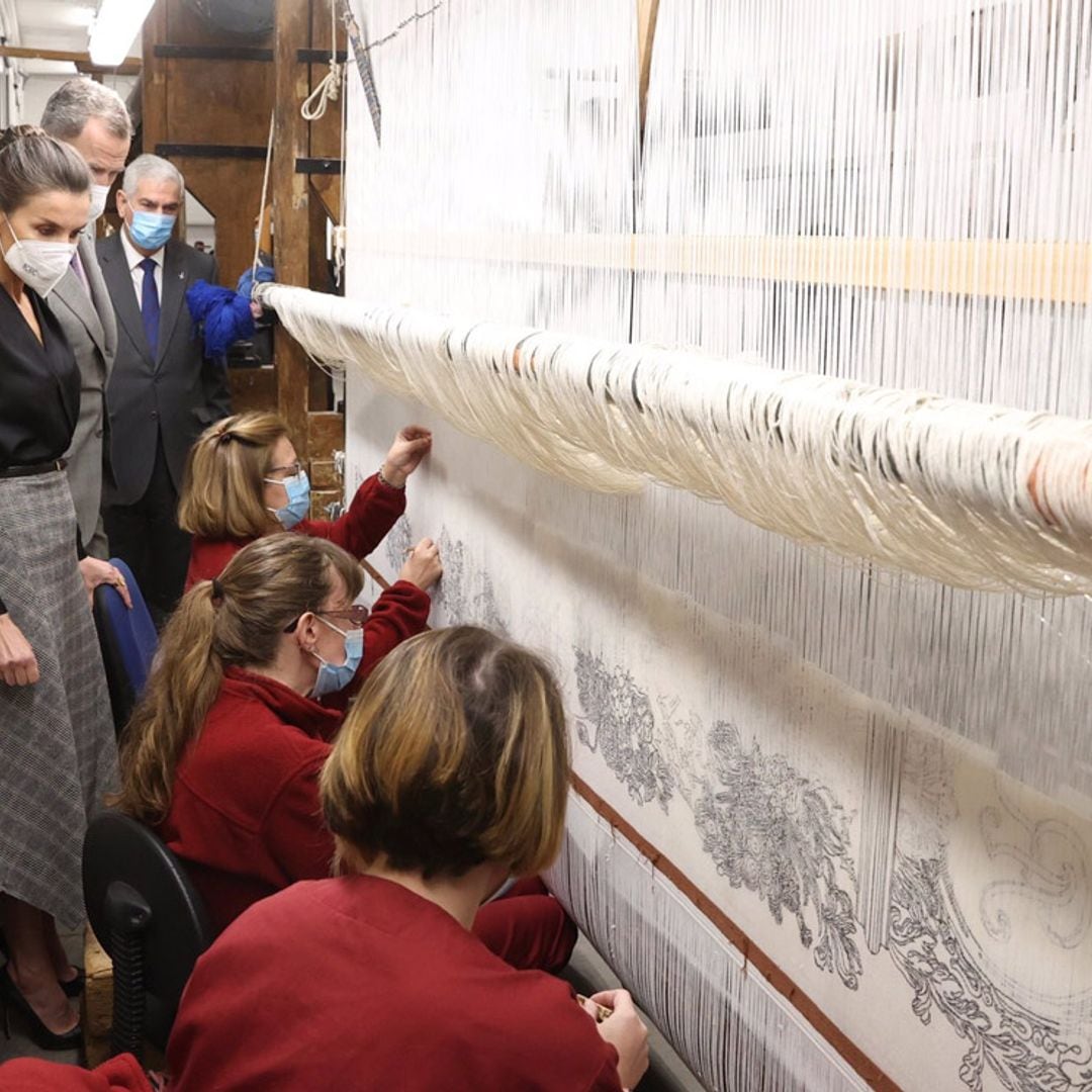 Los Reyes visitan la Real Fábrica de Tapices con motivo de su 300 aniversario