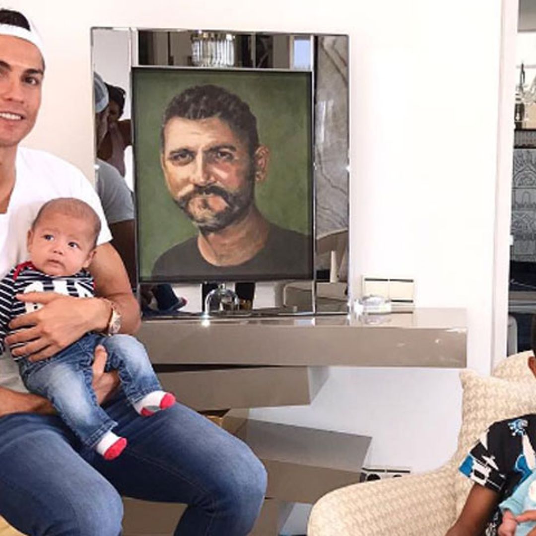 Cristiano Ronaldo recuerda a su padre fallecido con una imagen con todos sus hijos