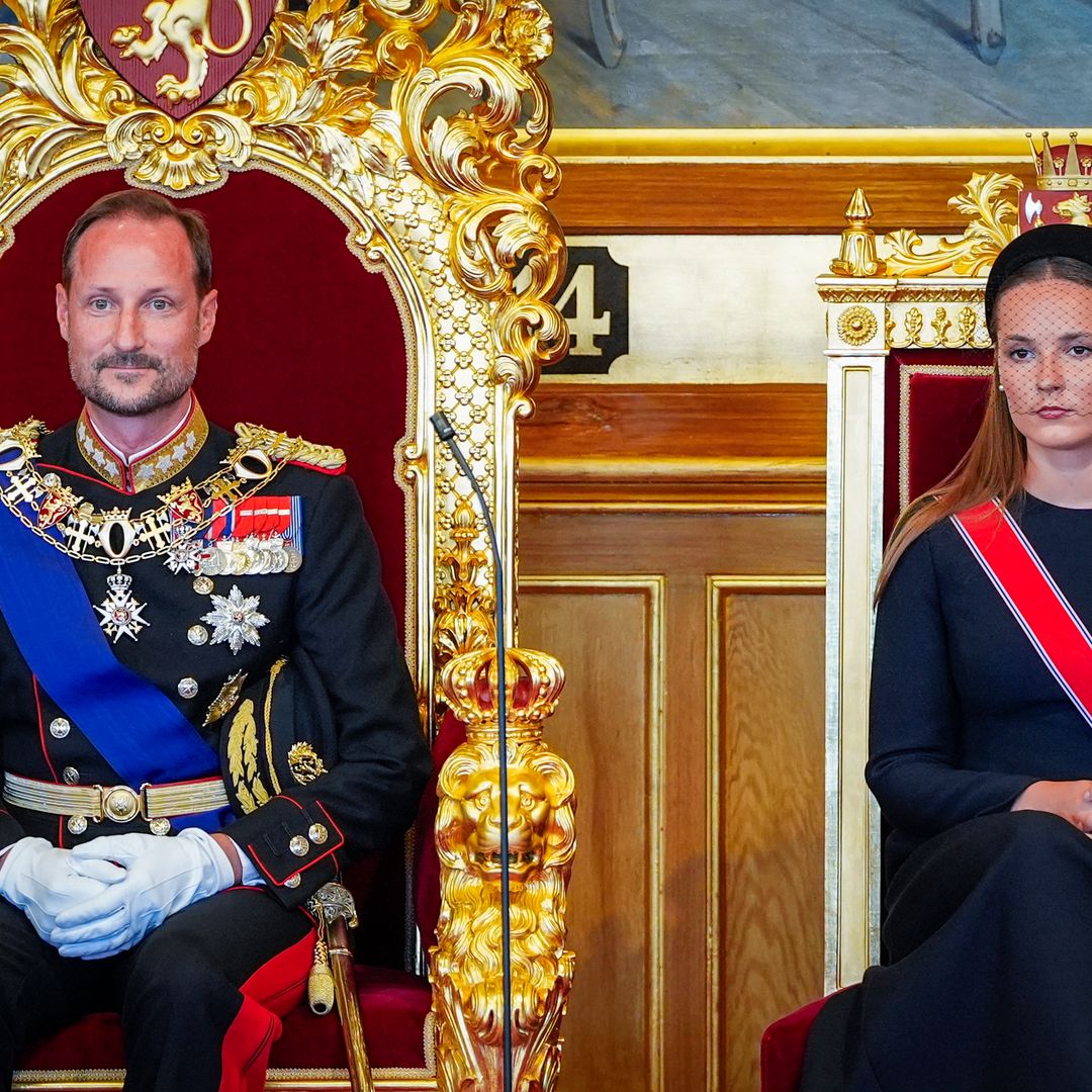 Haakon VIII asume como Rey junto a Ingrid Alexandra, la princesa que un día ocupará el trono de Noruega
