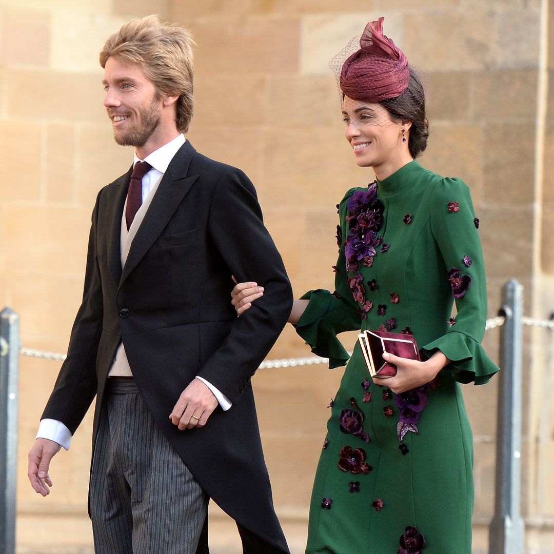 Recordamos el look de Sassa de Osma en la boda de Eugenia de York: "Se adelantó a la tendencia con el tocado que ahora llevan las invitadas más elegantes"
