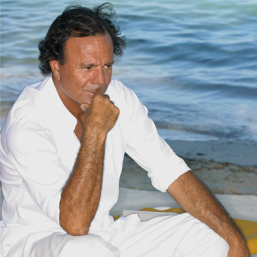 Los mensajes de la denunciante de Julio Iglesias dos años después de la acusación
