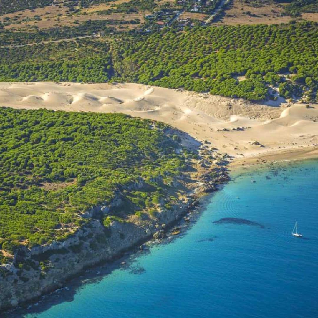 Bolonia, una playa con sorpresa en Cádiz