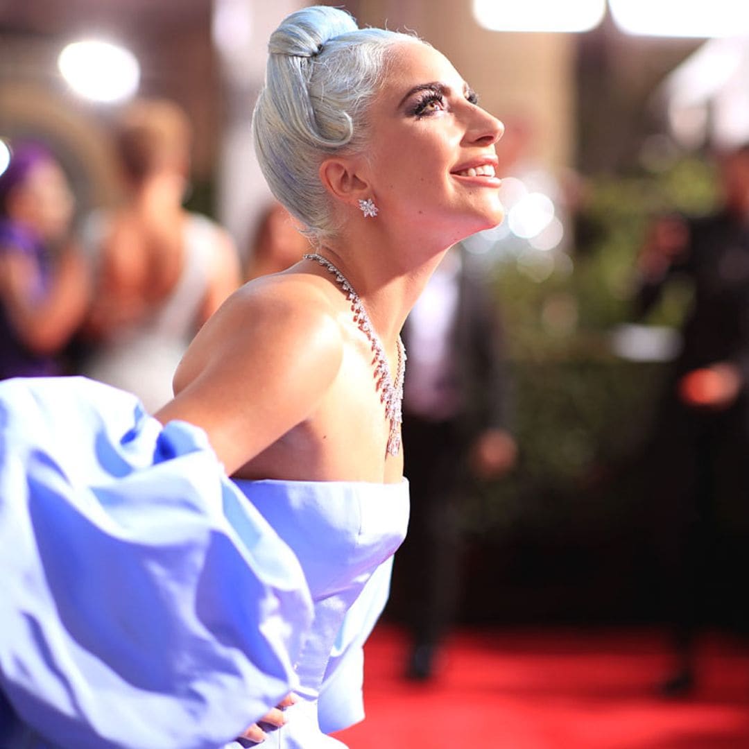 Descubre los looks más impactantes de los Globos de Oro a lo largo de su historia