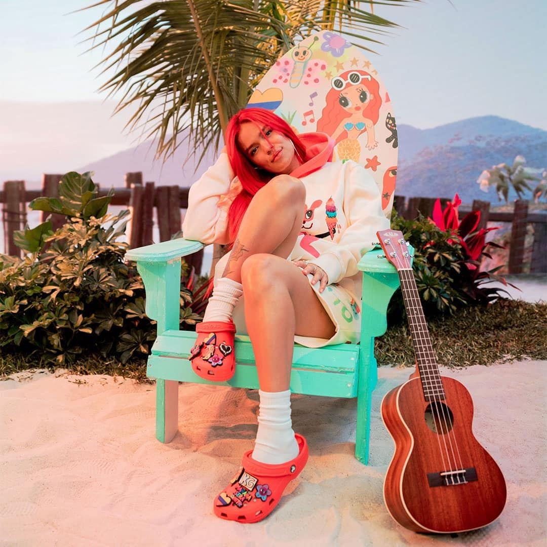 Consigue las Crocs que adora Karol G y arrasan en Amazon con esta superoferta