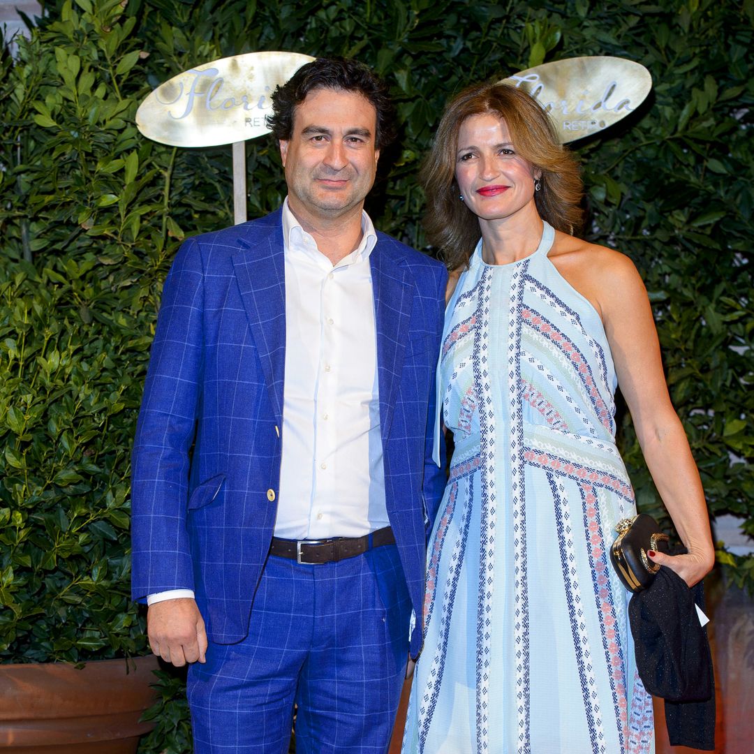 Pepe Rodríguez y su mujer celebran sus bodas de plata con una preciosa ceremonia al aire libre rodeados de familiares y amigos: "¡Por 25 años más!"