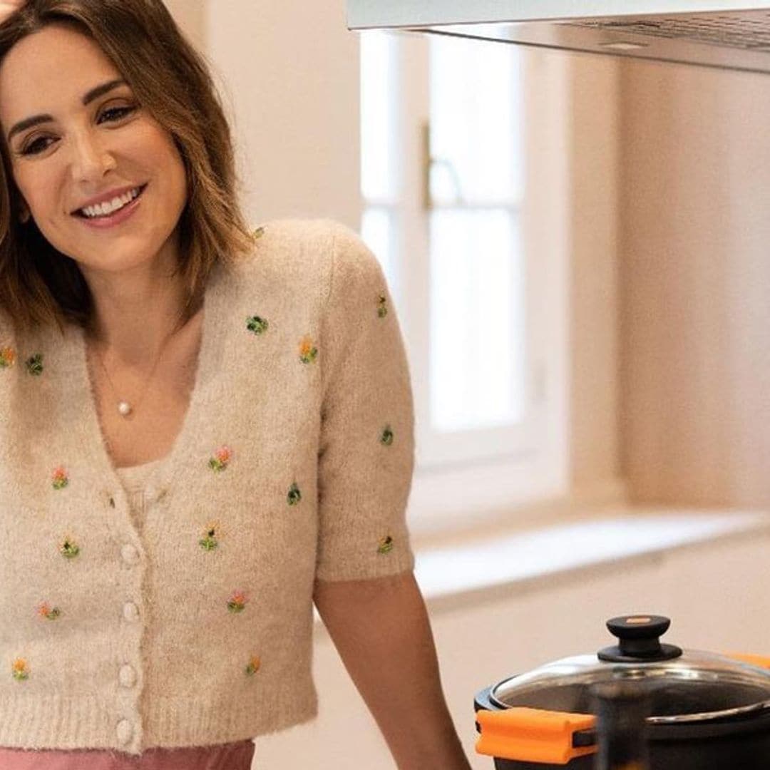 Chef de lujo ¡y a la última! Tamara Falcó acierta con una blusa de Zara en su cena romántica