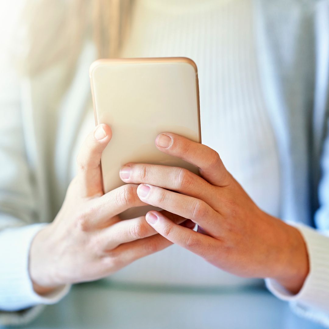 Cuesta 300€, pero rinde como uno de 500€: el móvil que debes comprar sí o sí