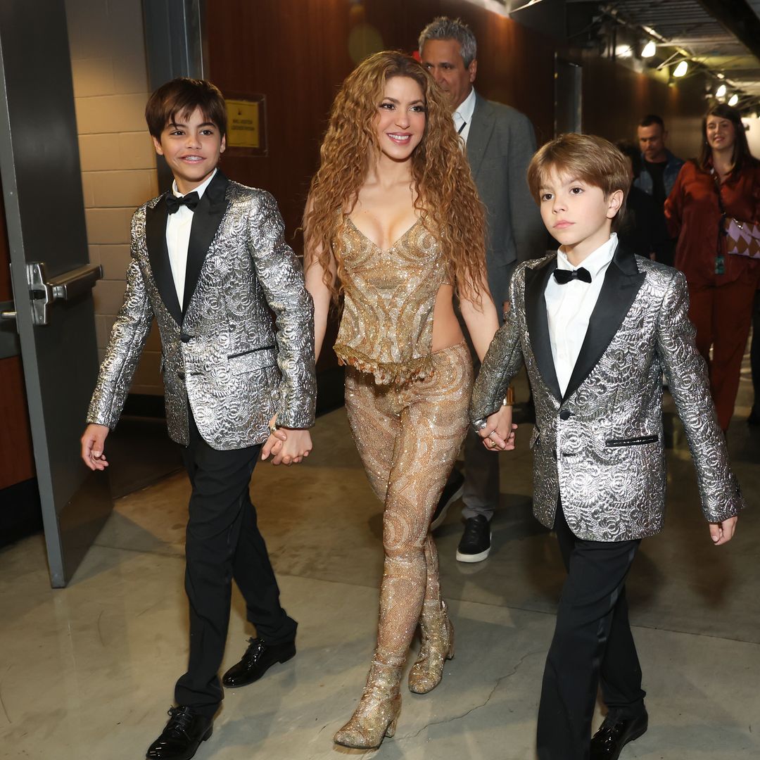 El tierno vídeo de Shakira con sus hijos, Milan y Sasha, llenándola de besos antes de su concierto