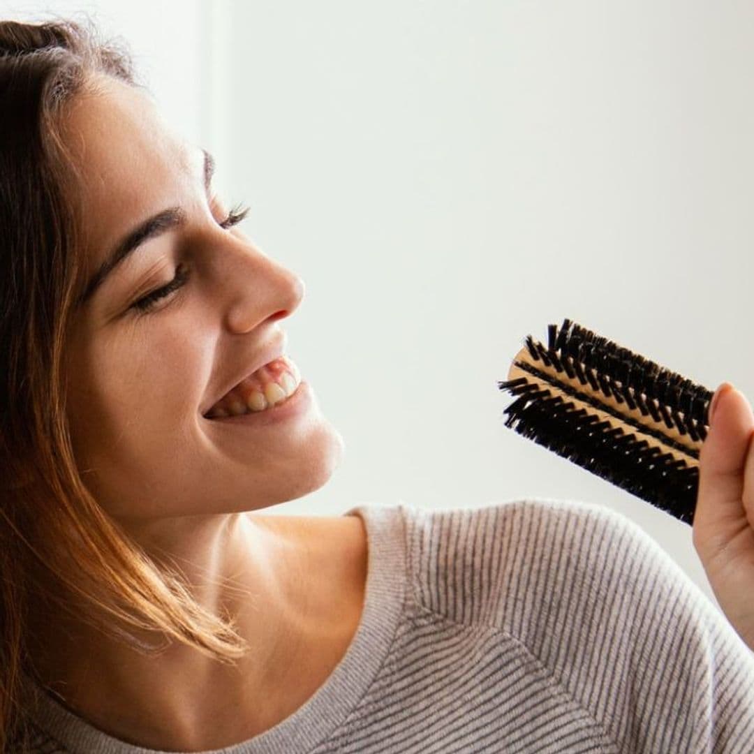 El cepillo secador 3 en 1 que peina, alisa y da forma: ahora la peluquería la tienes en casa