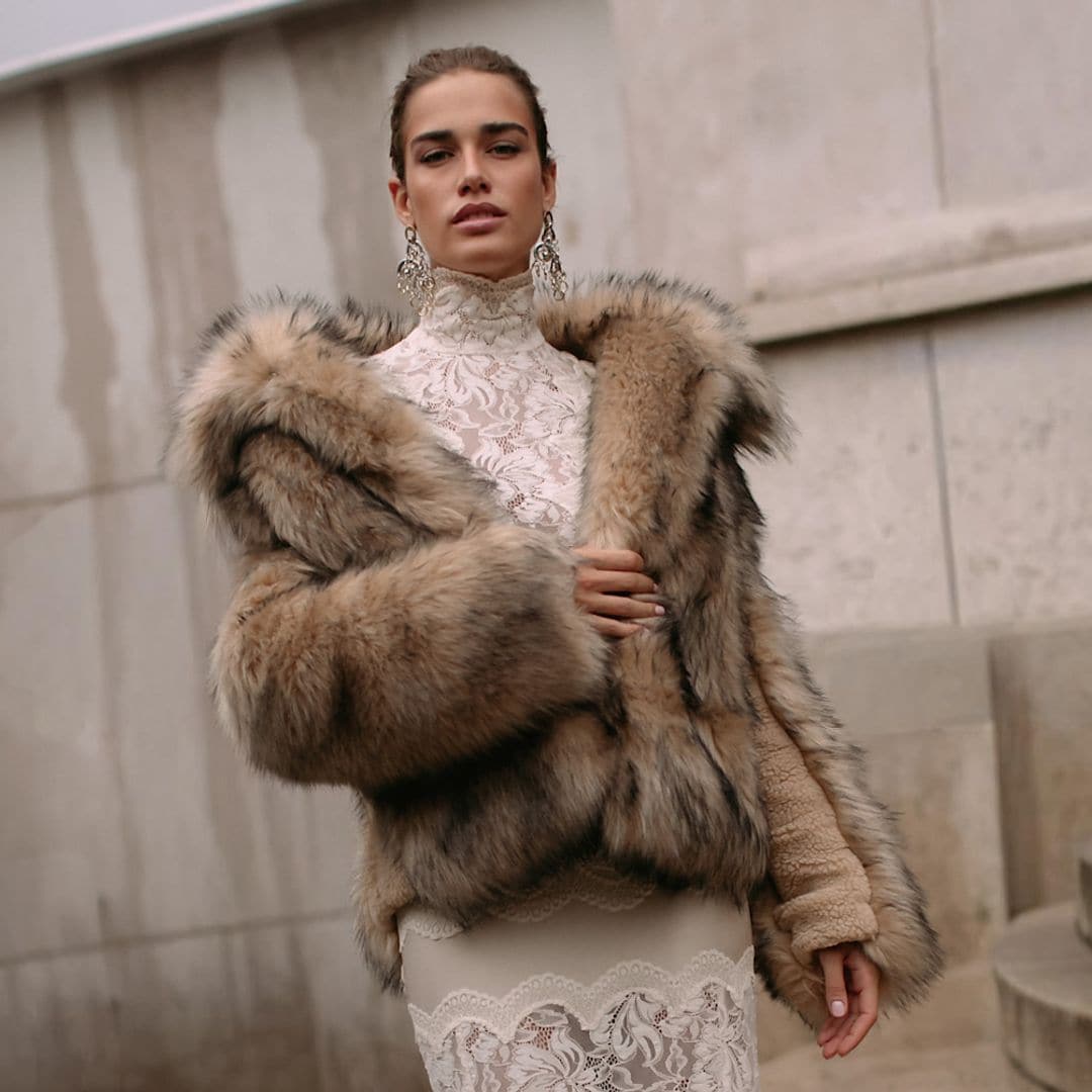 Creía que el abrigo de pelo era "demasiado" hasta que encontré en Zara estos diseños elegantes y calentitos que sientan genial