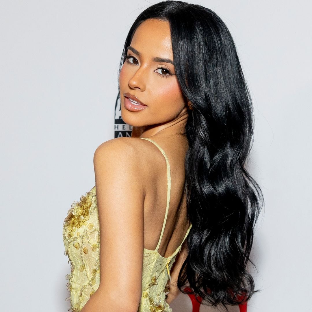 Becky G se destaca en Hollywood con un ‘look’ en el color de la primavera