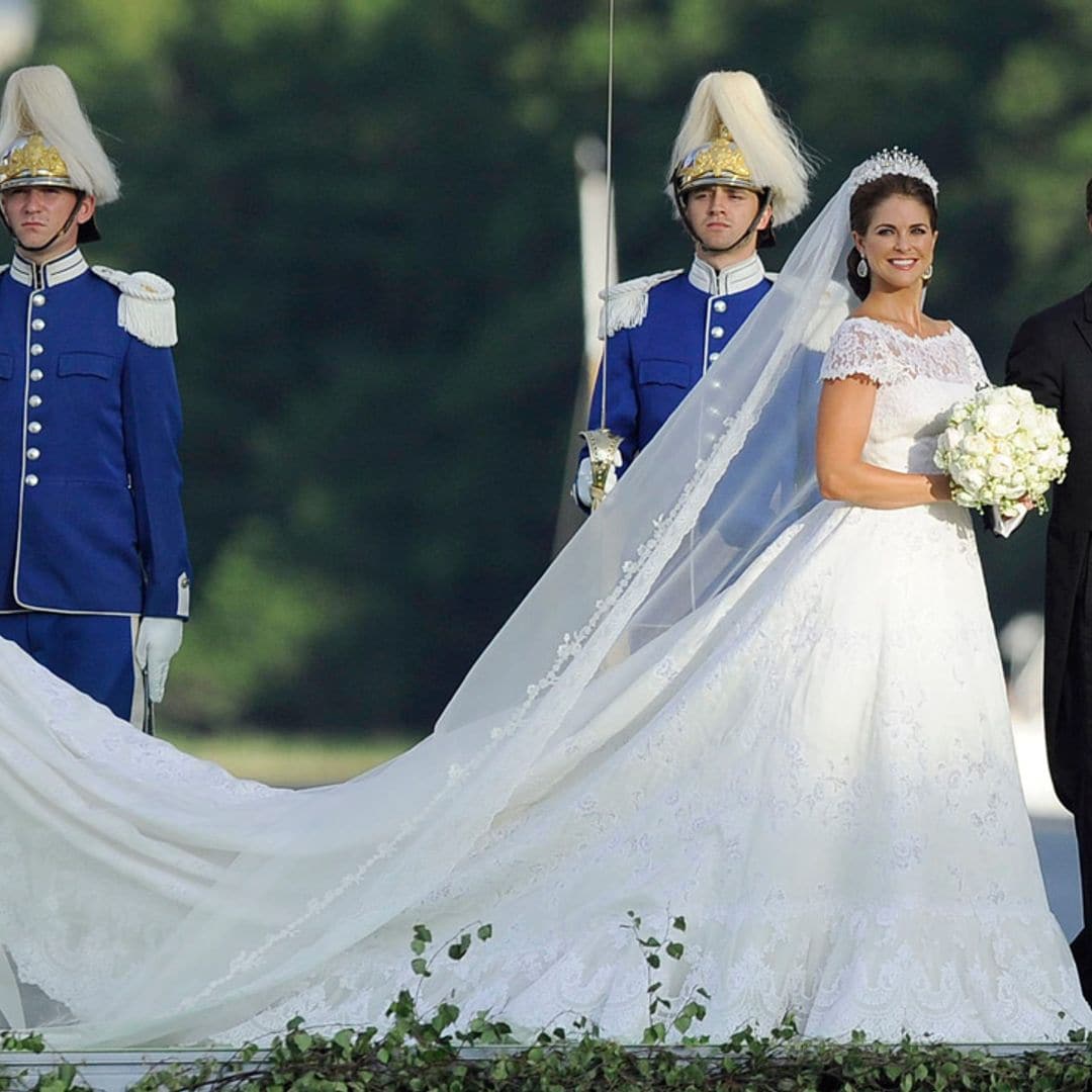 Recordamos el fabuloso vestido de novia de Magdalena de Suecia diseñado por Valentino en su 11 aniversario de boda