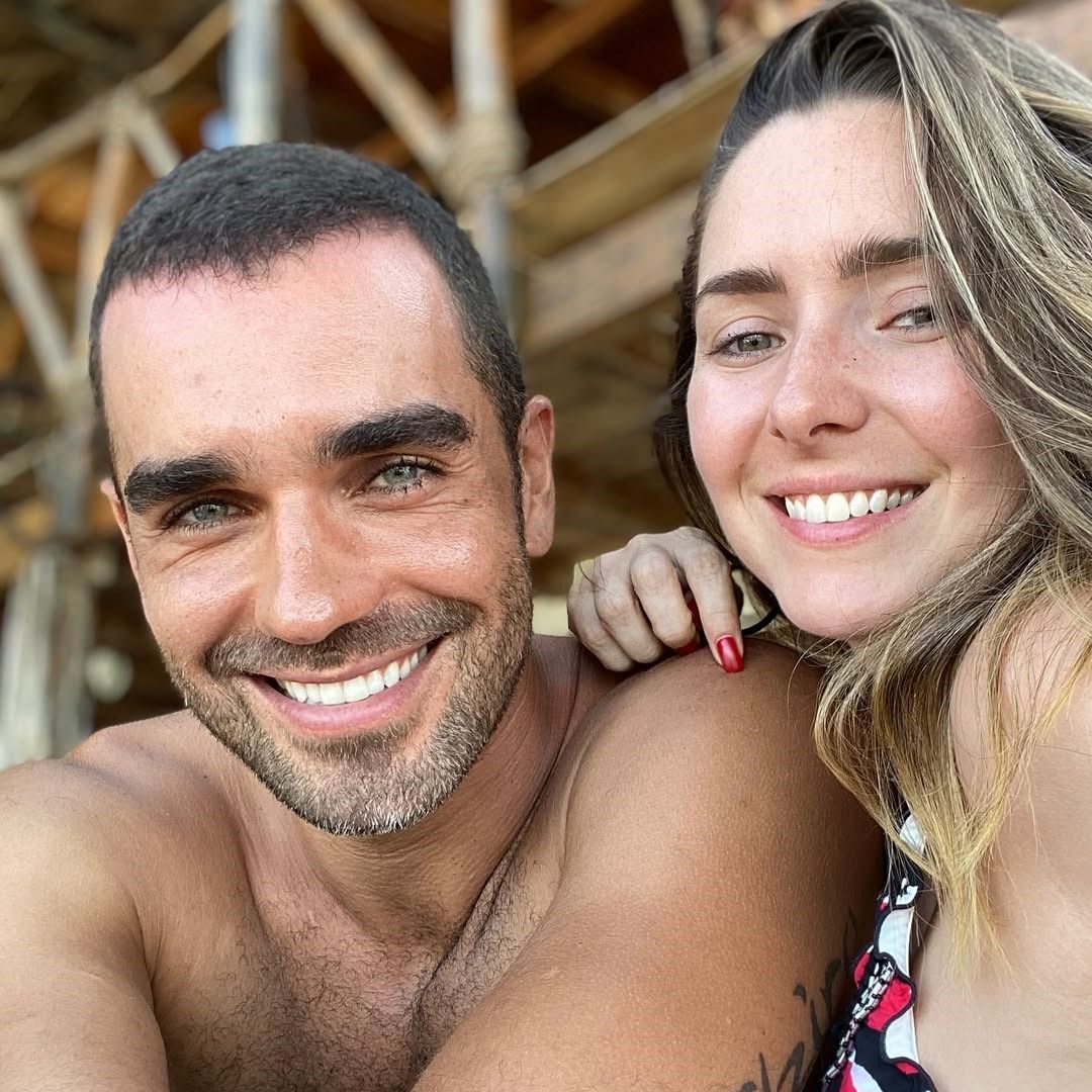 Ariadne Díaz y Marcus Ornellas celebran 10 años de amor con un romántico viaje a la playa 