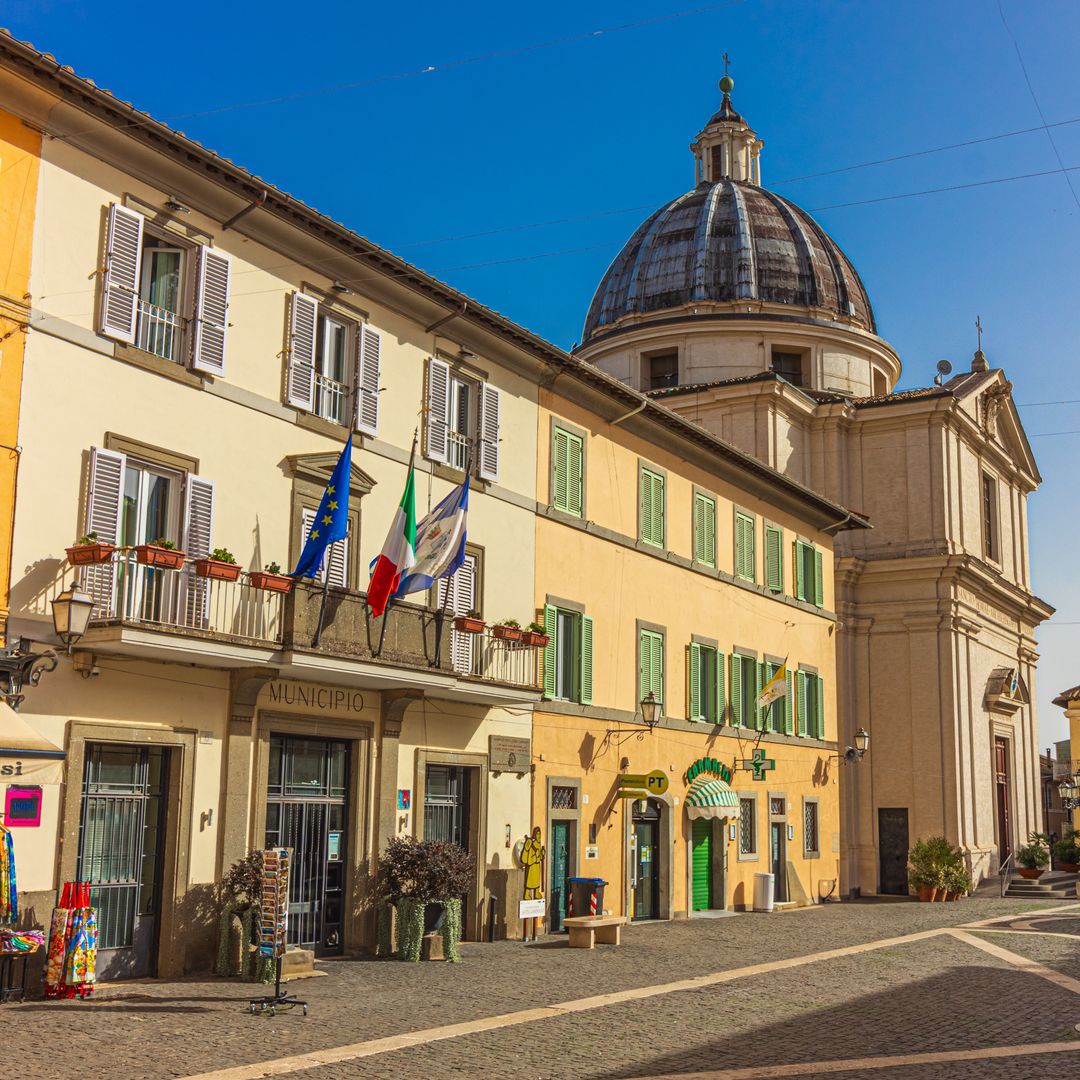 Piazza della Libertà, Castel Gandolfo, Italia