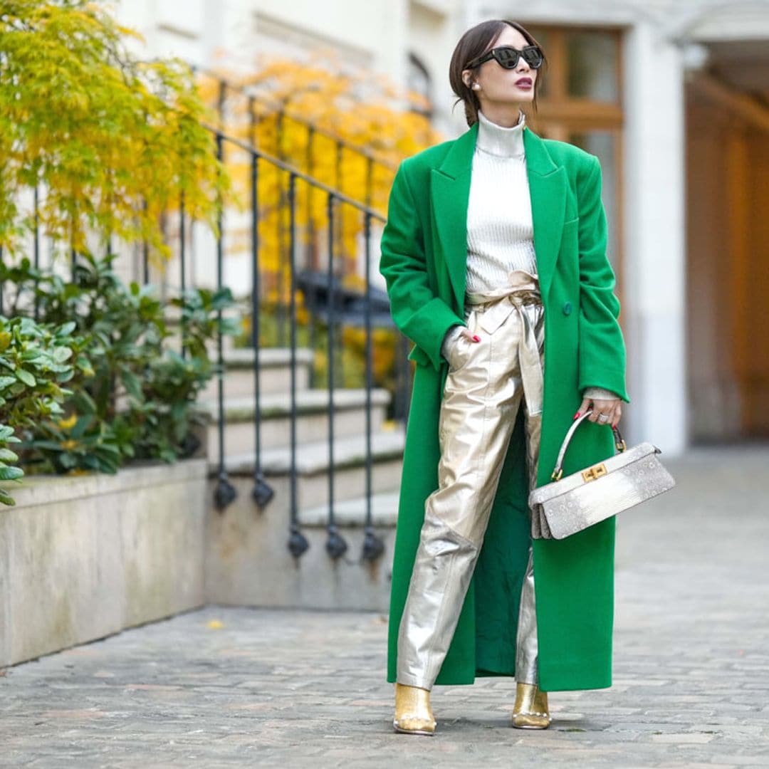 Cómo combinar los pantalones metalizados, la revolución de la temporada