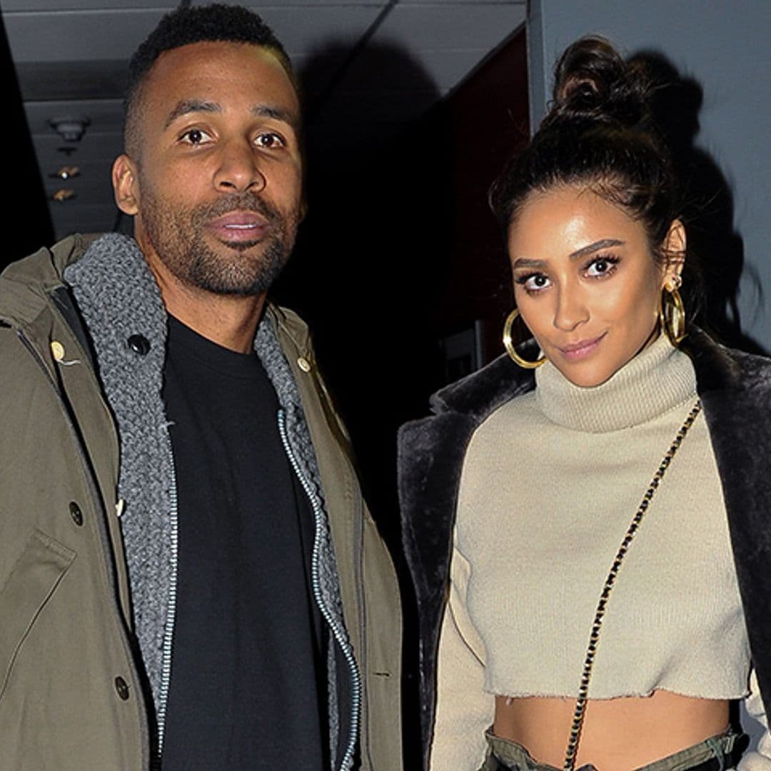 ¡No hay quien se concentre! Así 'molesta' Shay Mitchell a su novio mientras teletrabaja