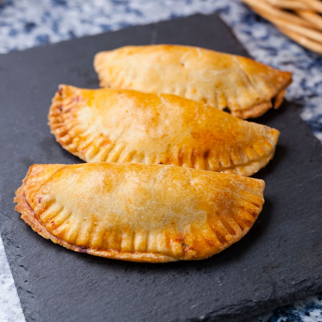 De las tradicionales con atún a otros rellenos como pollo: cómo preparar empanadillas variadas