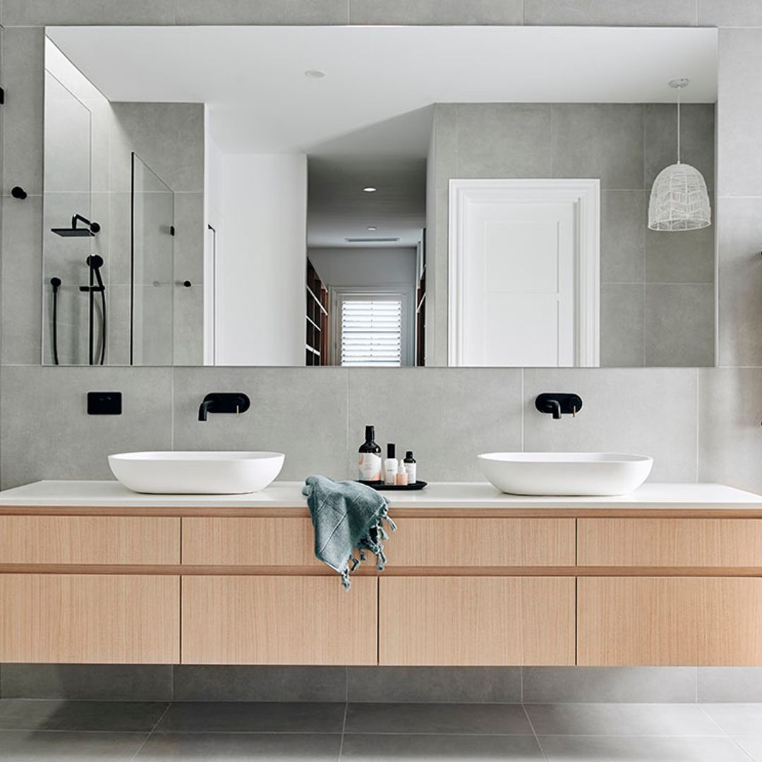 Tips para organizar los cosméticos y productos de belleza en el cuarto de baño