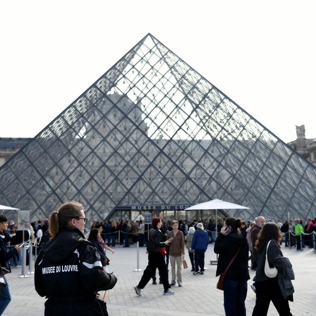 Detienen a cinco nuevos sospechosos por el histórico robo del Museo del Louvre