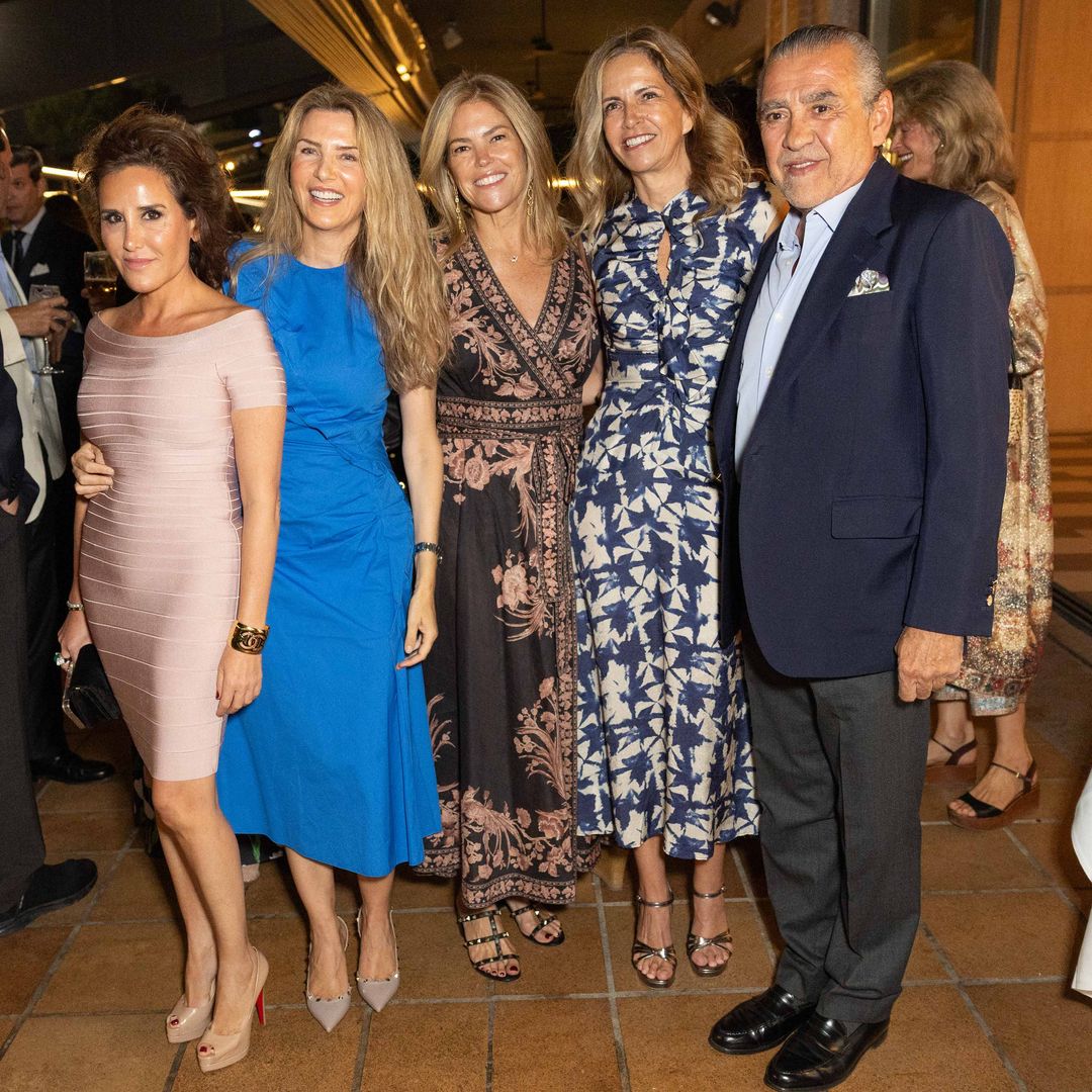Cristina Valls-Taberner, con Sandra Segimón, Sandra Arnús y el matrimonio formado por Jaime Martínez-Bordiú y Marta Fernández