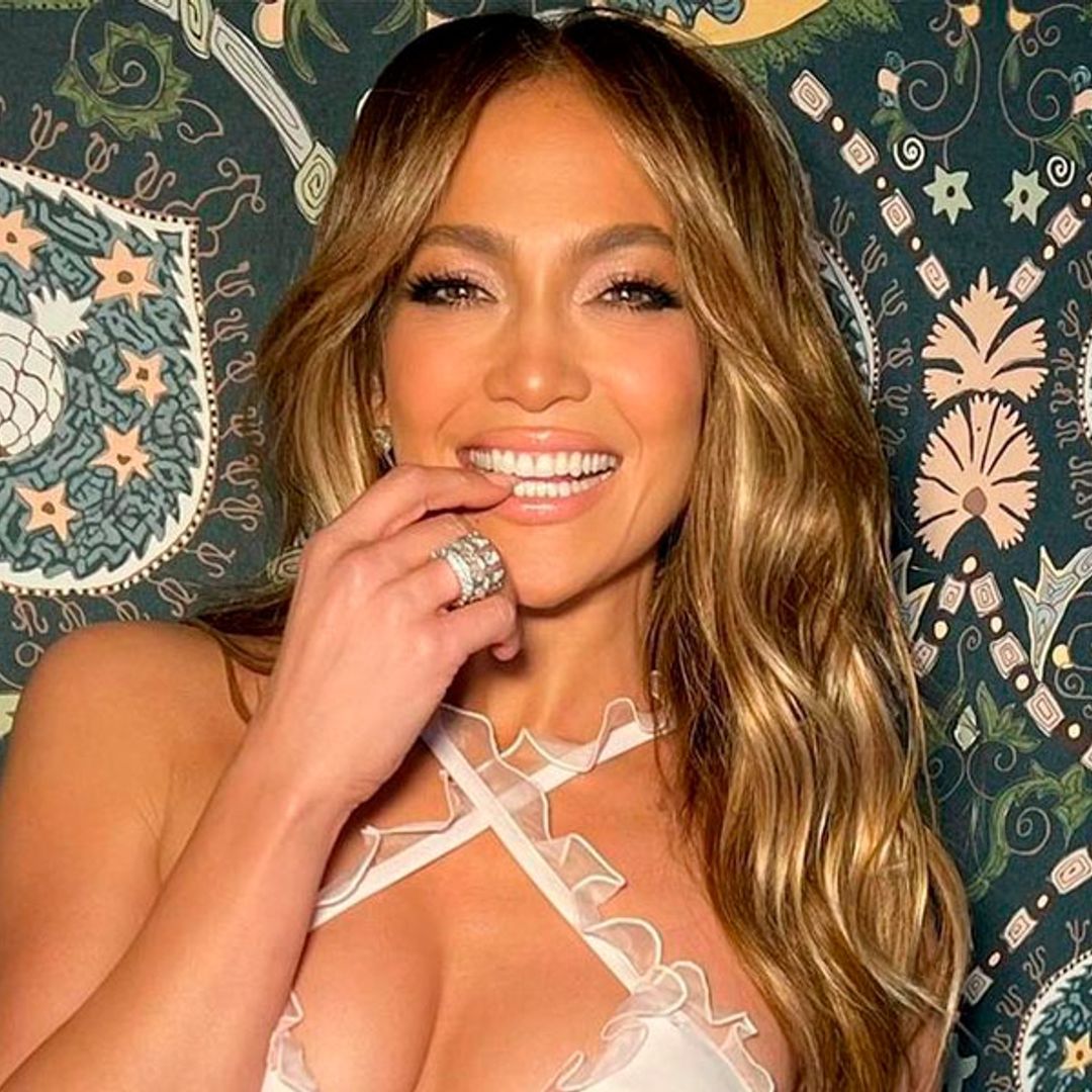 El vestido de Jennifer Lopez y Anna Castillo vuelve a brillar en París