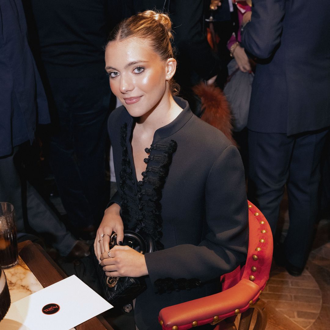 Jimena Villalonga, hija de Adriana Abascal, se presenta en sociedad en un sitio simbólico para su madre