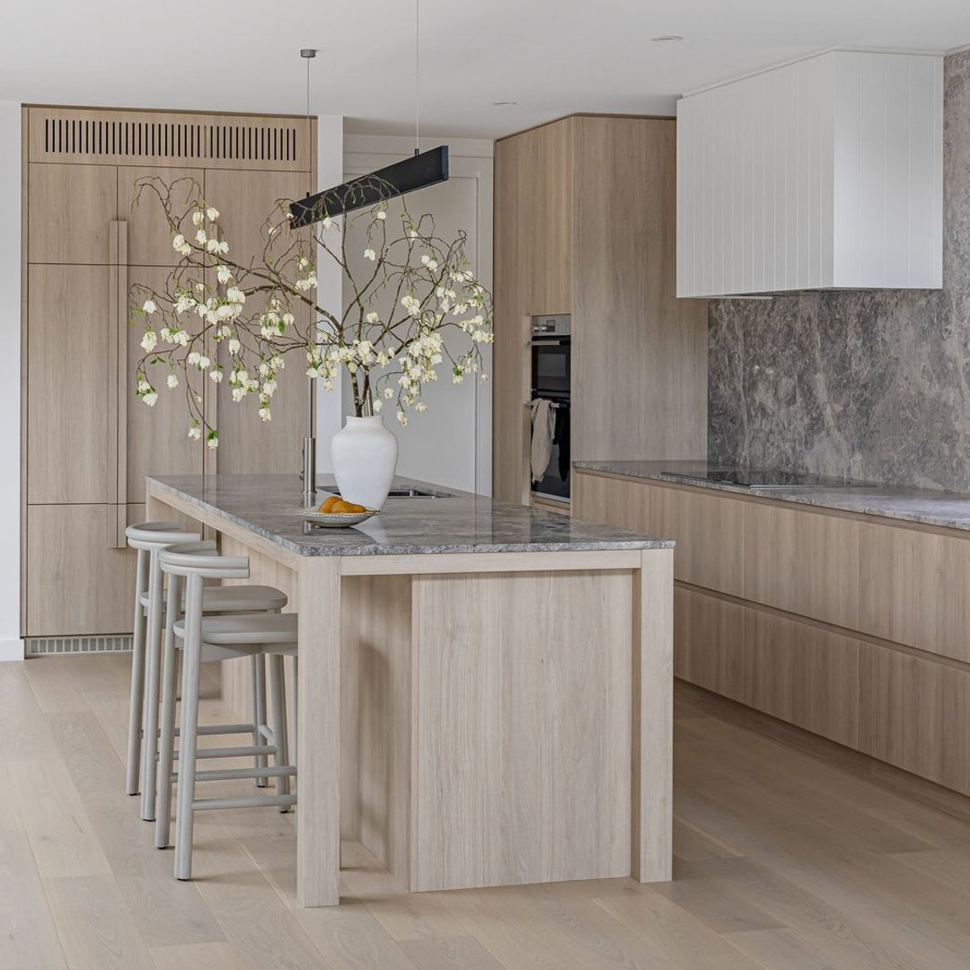Si vas a reformar tu cocina, estos son los factores que debes tener en cuenta para un diseño práctico, cómodo y ergonómico