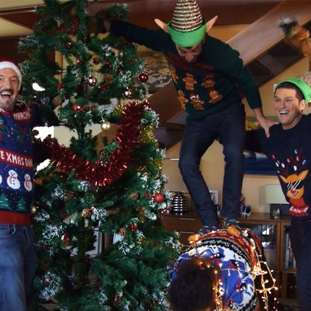 Manu Tenorio estrena 'Alegría, alegría', su videoclip navideño con los elfos más divertidos