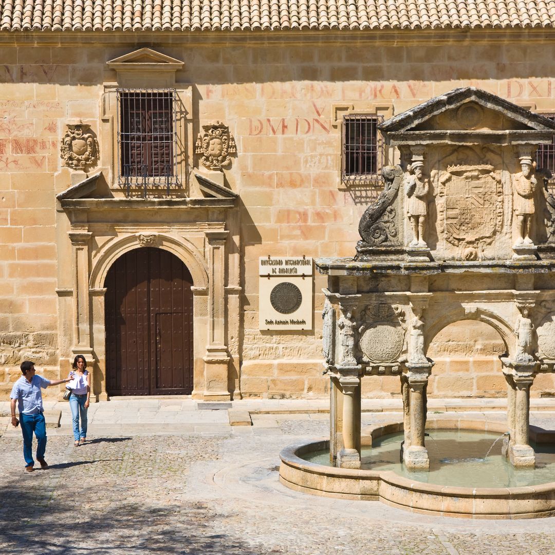 Plaza de Santa María y Seminario de San Felipe Neri, Baeza, Jaén