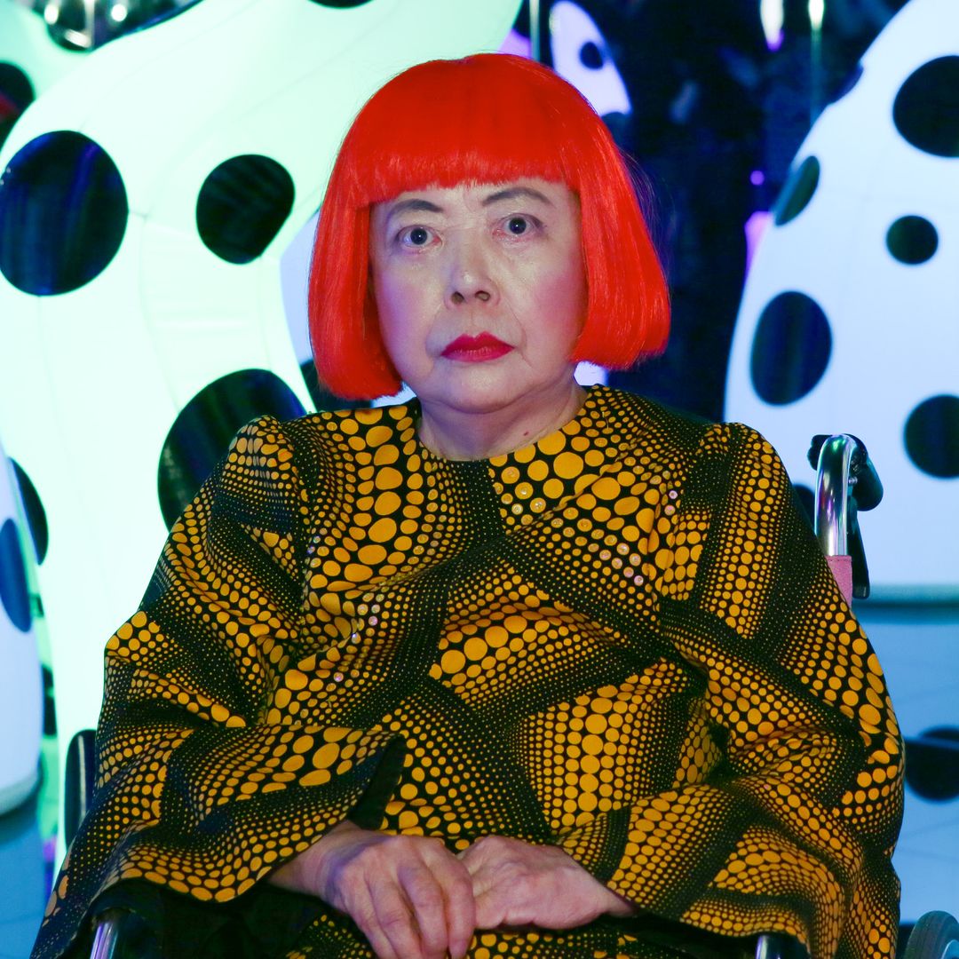 Muere Yayoi Kusama a los 97 años, la artista que convirtió sus alucinaciones en un universo infinito