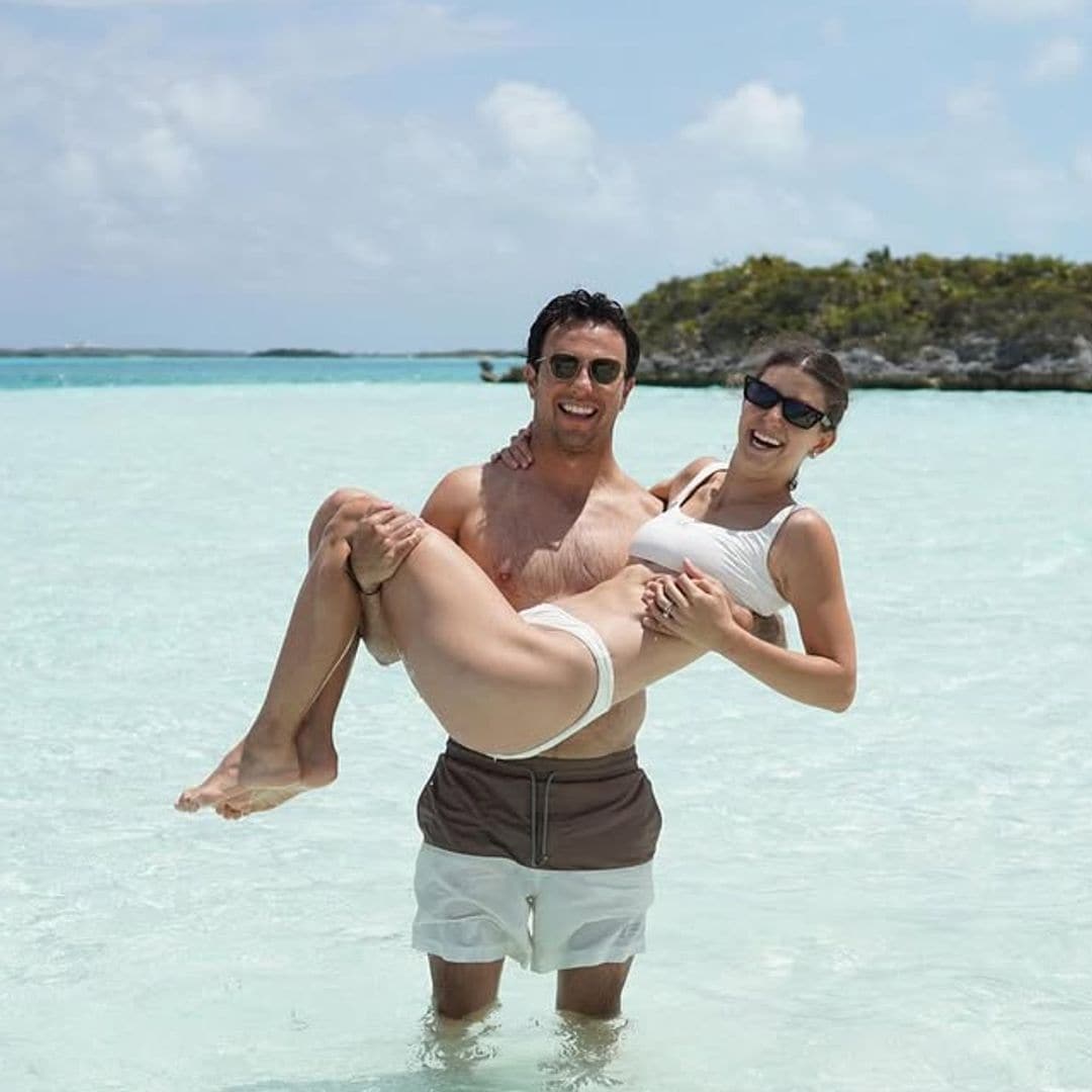 Checo Pérez y su esposa disfrutan de unas románticas vacaciones en las Bahamas