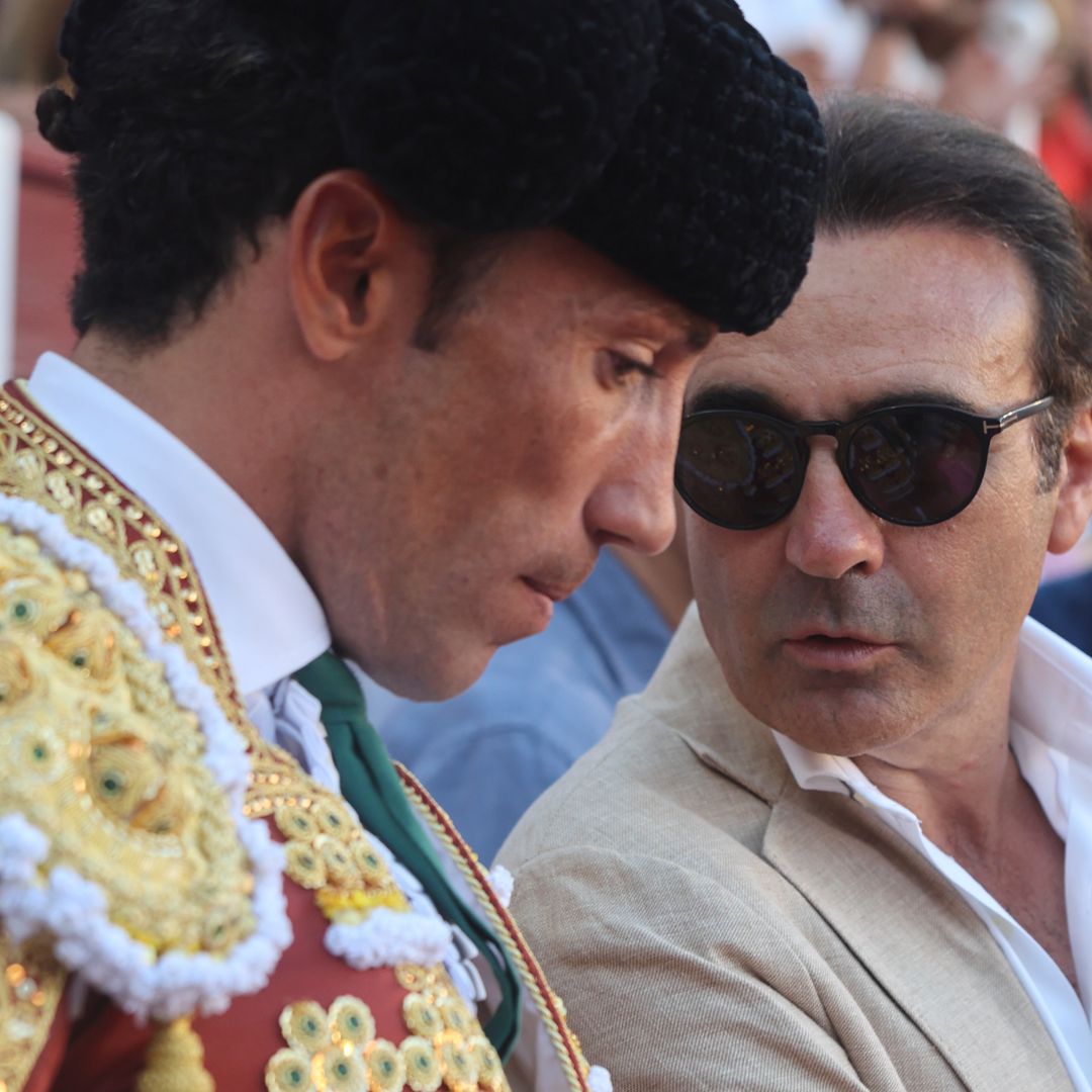 Enrique Ponce salta al ruedo por el torero David de Miranda tras su grave cogida en la plaza de Zaragoza