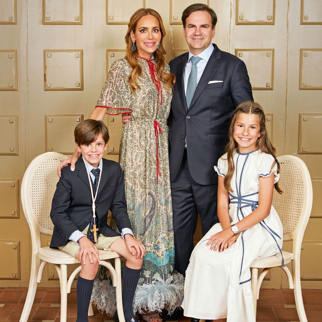 Gema Ruiz y su marido, Juan Díaz, en un retrato junto a sus dos hijos 
