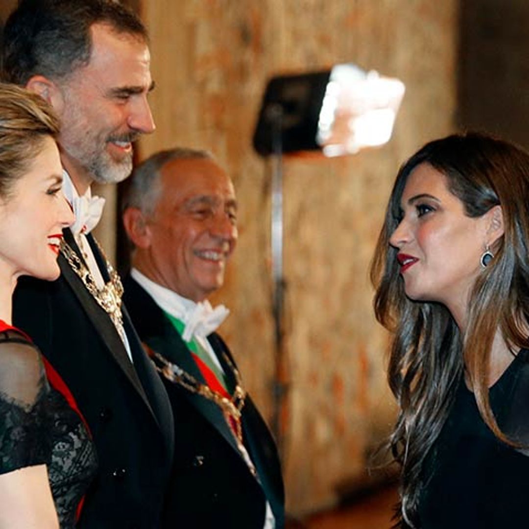 Doña Letizia y Sara Carbonero: Lección de estilo en Portugal