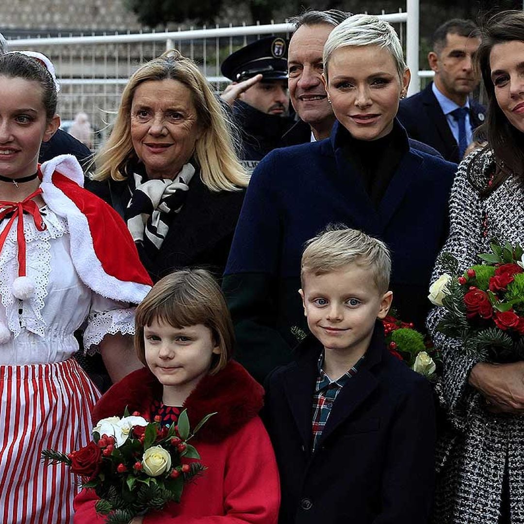 La princesa Charlene y Carlota Casiraghi inauguran la Navidad en Mónaco junto a los pequeños Jacques y Gabriella