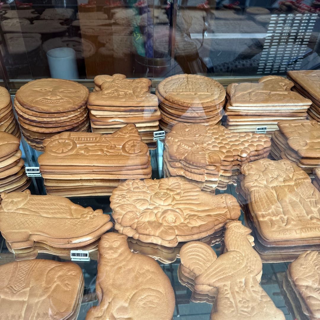 couques, unas deliciosas galletas elaboradas con harina y miel que parecen auténticas obras de arte y son típicas en la ciudad belga de Dinant
