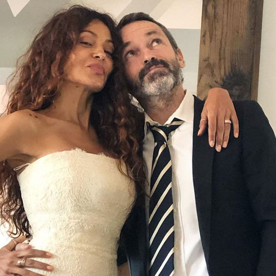 El tiempo no pasa por Patricia Pérez y Luis Canut: se visten con los trajes de su boda ¡13 años después!