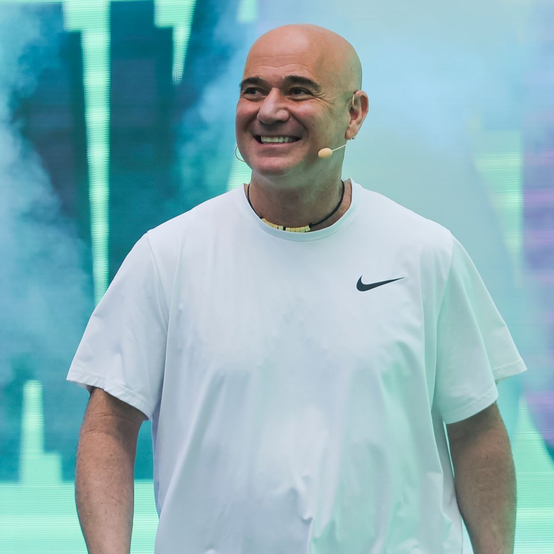 Andre Agassi abraza a su hija Jaz, de 22 años –a quien rara vez se ve en público– en una nueva y conmovedora fotografía