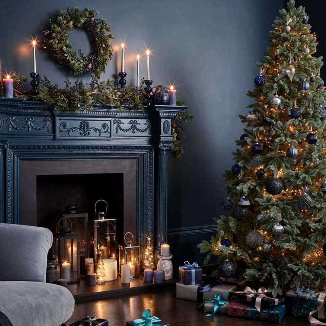 Ideas para dar un encantador toque navideño a la chimenea