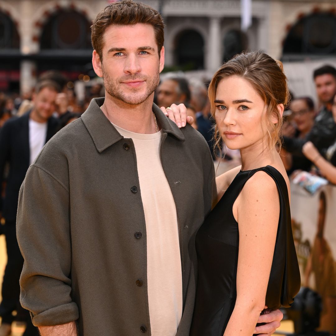 Liam Hemsworth y Gabriella Brooks en Londres
