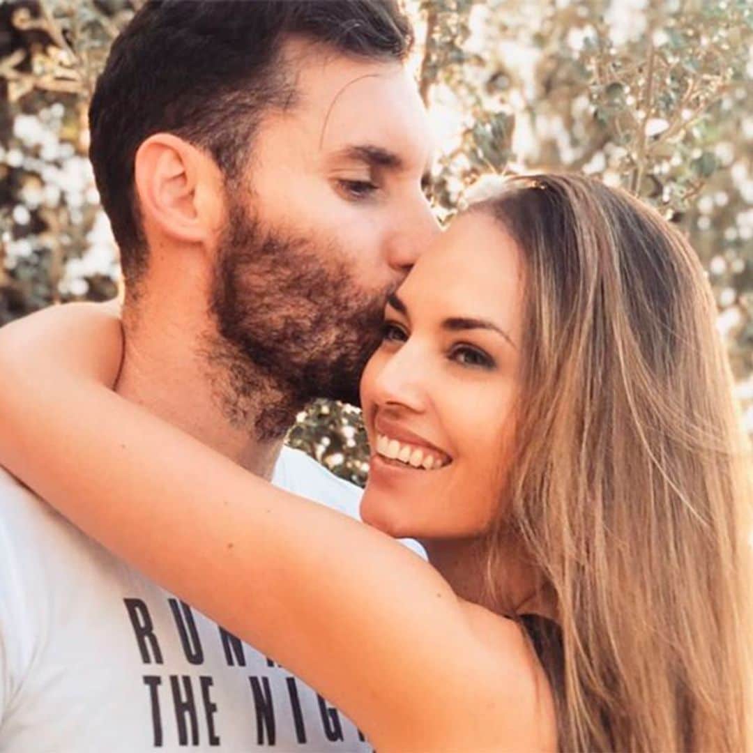 Aura, la hija pequeña de Helen Lindes, vive el primer partido de papá en un día muy señalado