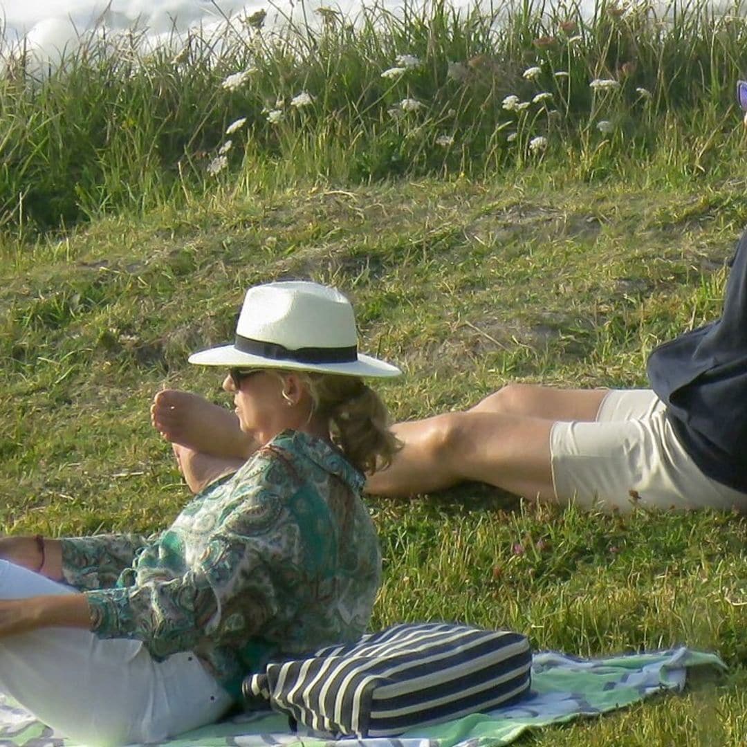 Las imágenes de las vacaciones de las infantas Cristina y Elena en Bidart
