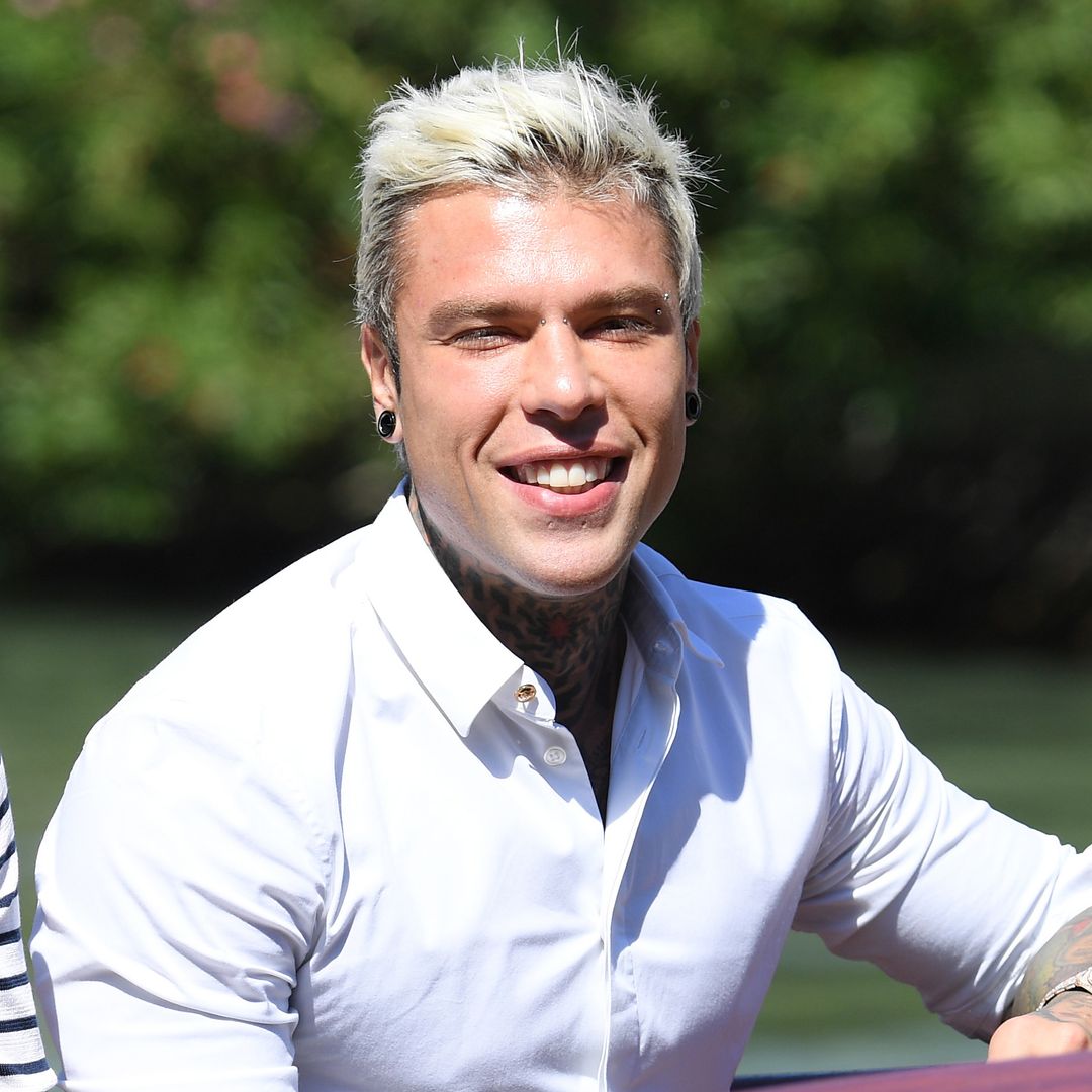 Nace el hijo de Fedez tras su tormentoso divorcio de Chiara Ferragni: la emoción del cantante al compartir las fotos del bebé